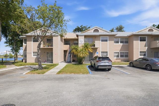 2121 NW 96th Terrace 14D, Pembroke Pines, FL 33024