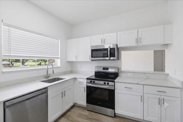 2121 NW 96th Terrace 14D, Pembroke Pines, FL 33024