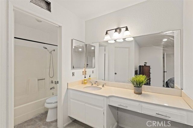 1031 S Palmetto S8, Ontario, CA 91762