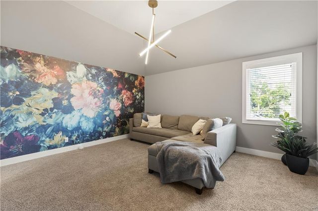 5947 N Cosby Street, Kansas City, MO 64151