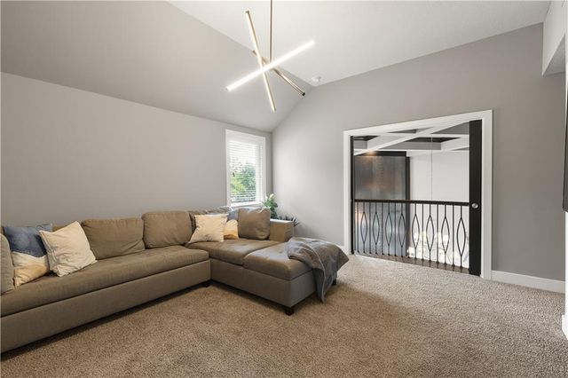 5947 N Cosby Street, Kansas City, MO 64151