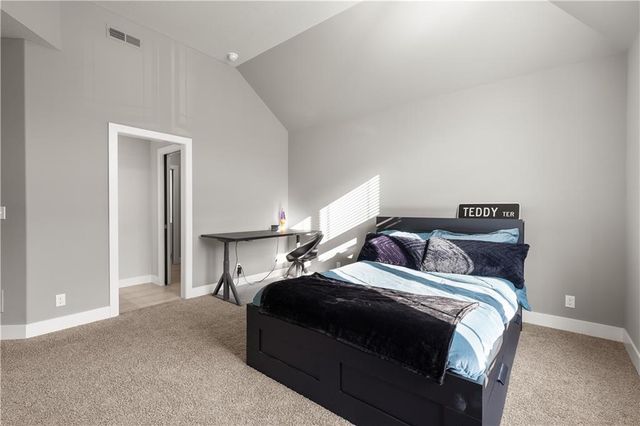 5947 N Cosby Street, Kansas City, MO 64151