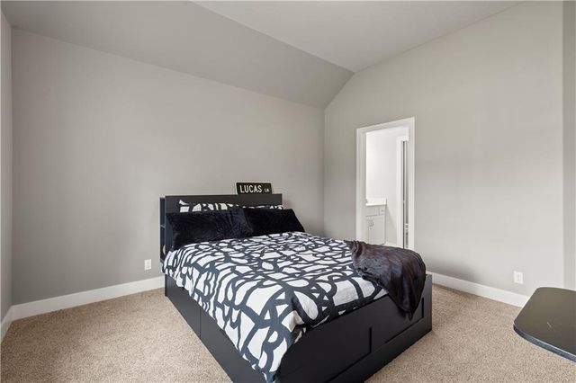 5947 N Cosby Street, Kansas City, MO 64151