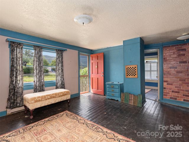 51 Riverbend Street, Waynesville, NC 28786