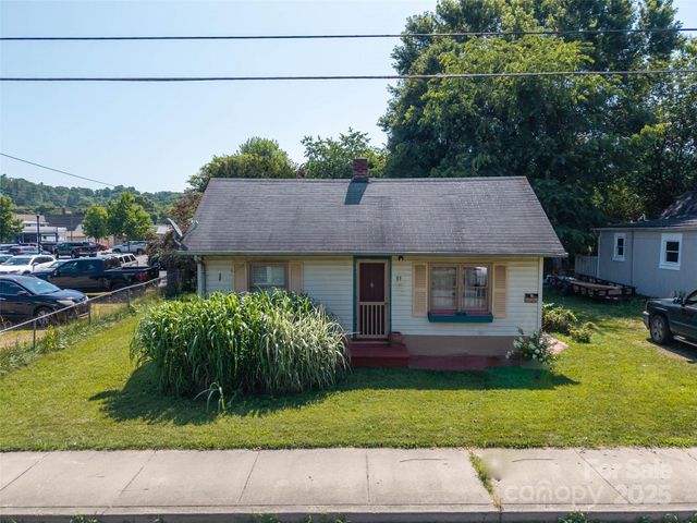 51 Riverbend Street, Waynesville, NC 28786
