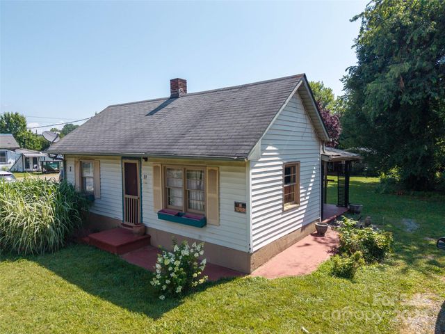 51 Riverbend Street, Waynesville, NC 28786