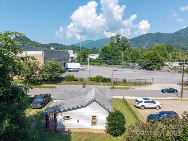 51 Riverbend Street, Waynesville, NC 28786