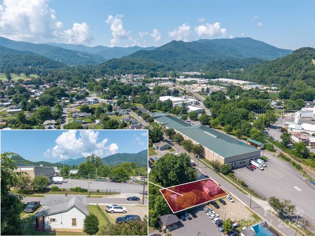 51 Riverbend Street, Waynesville, NC 28786