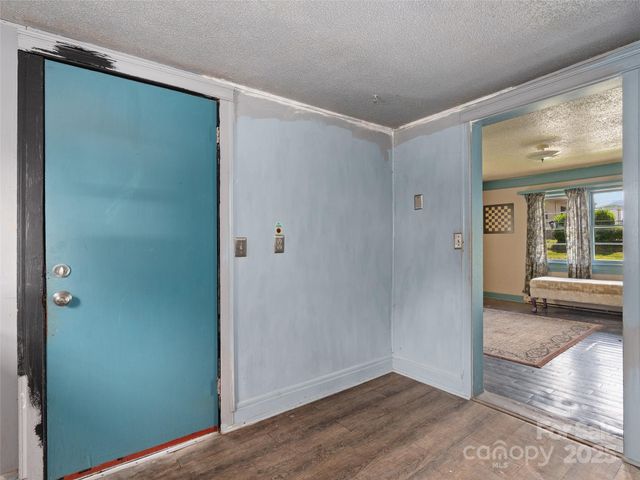 51 Riverbend Street, Waynesville, NC 28786