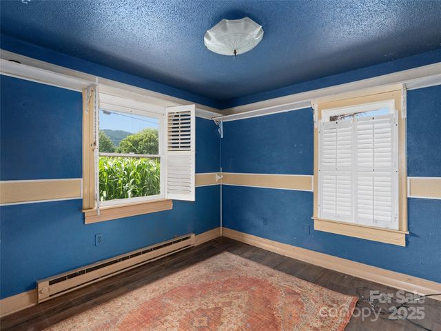 51 Riverbend Street, Waynesville, NC 28786