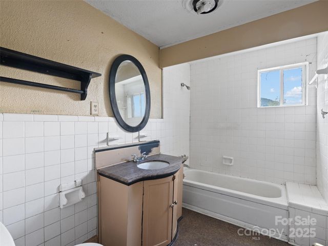 51 Riverbend Street, Waynesville, NC 28786