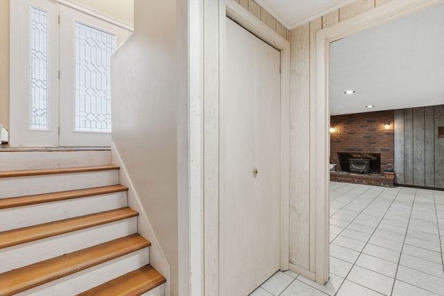 78 Dunstable Rd, Westford, MA 01886