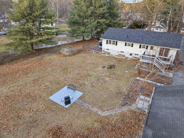 78 Dunstable Rd, Westford, MA 01886