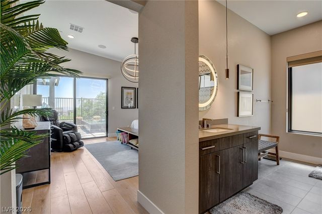556 Vista Sunset Avenue, Las Vegas, NV 89138