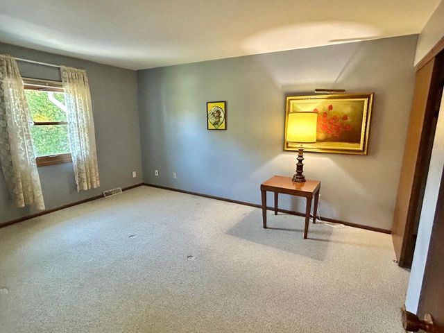 5221 W Loomis ROAD, Greendale, WI 53129