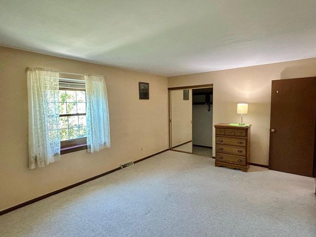 5221 W Loomis ROAD, Greendale, WI 53129