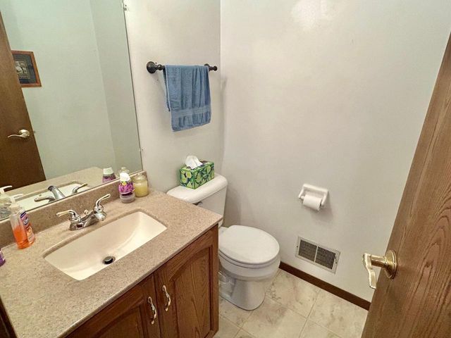 5221 W Loomis ROAD, Greendale, WI 53129