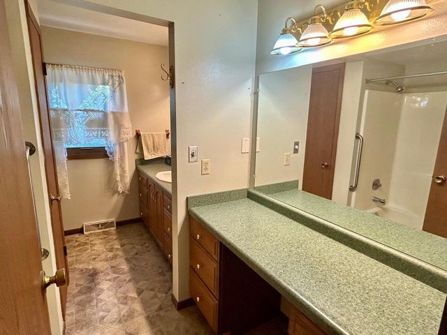 5221 W Loomis ROAD, Greendale, WI 53129