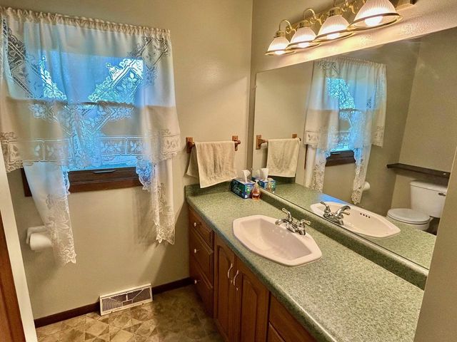 5221 W Loomis ROAD, Greendale, WI 53129