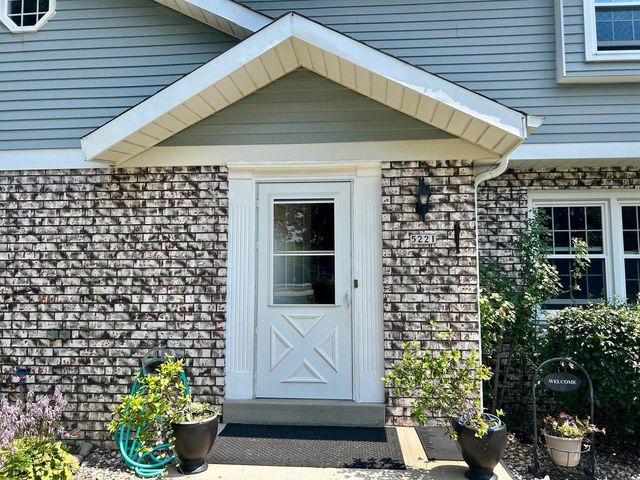 5221 W Loomis ROAD, Greendale, WI 53129