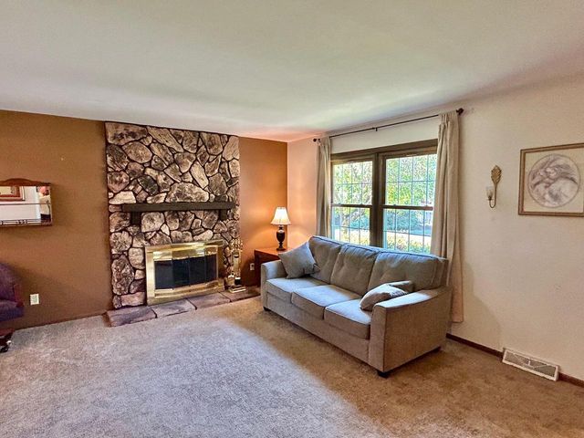 5221 W Loomis ROAD, Greendale, WI 53129