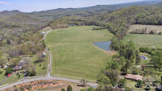 447 Willow Pond Lane, Hiddenite, NC 28636