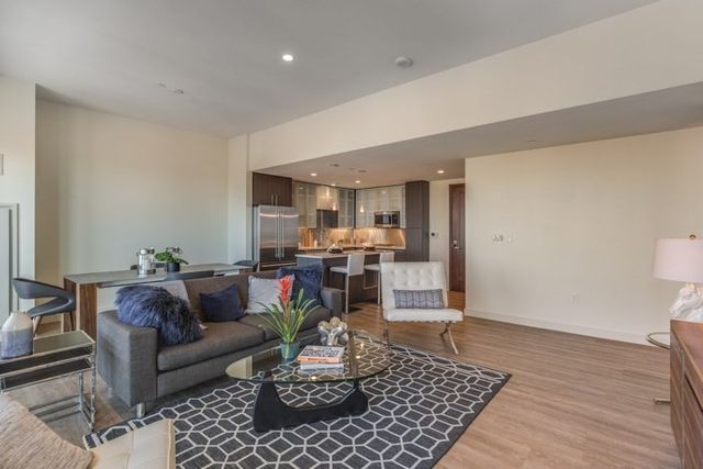 1 Canal St. PH 1124, Boston, MA 02114