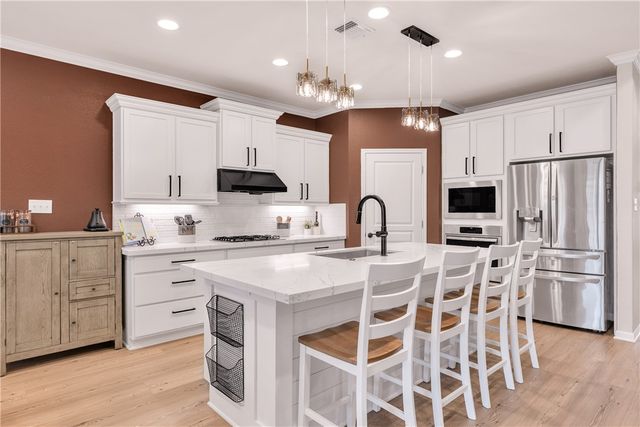 3693 Haskell Hollow Loop, College Station, TX 77845