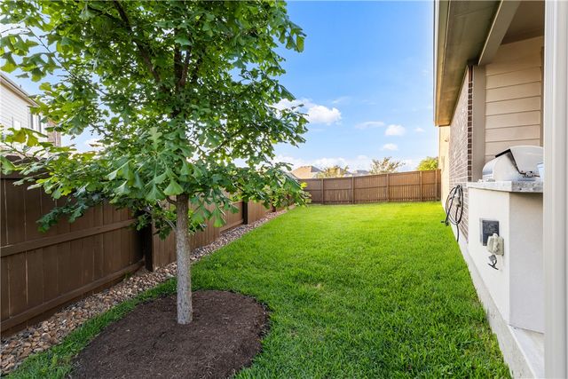 3693 Haskell Hollow Loop, College Station, TX 77845