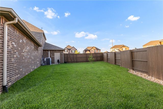 3693 Haskell Hollow Loop, College Station, TX 77845
