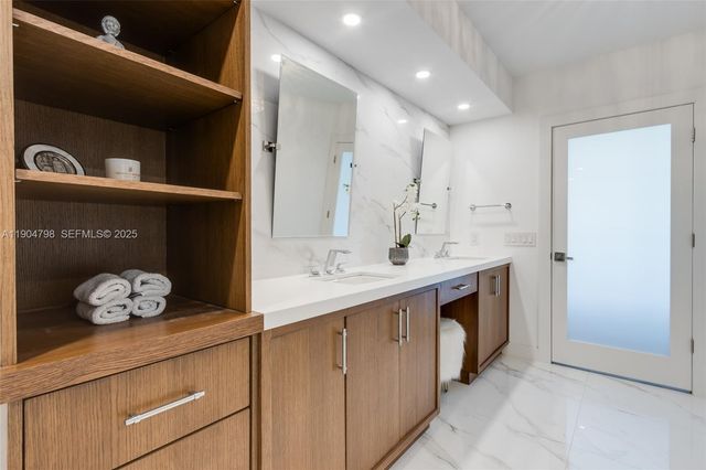 3370 Hidden Bay Drive 303, Aventura, FL 33180