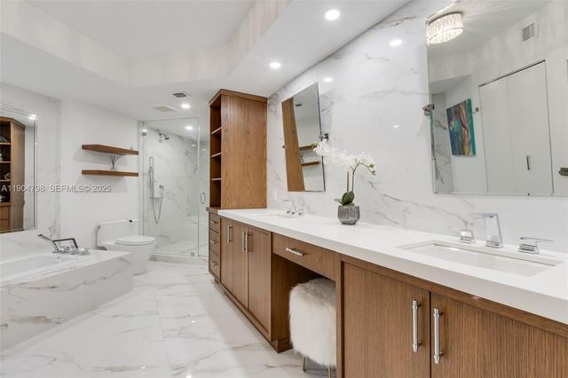 3370 Hidden Bay Drive 303, Aventura, FL 33180