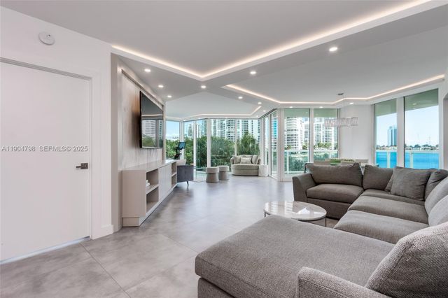 3370 Hidden Bay Drive 303, Aventura, FL 33180