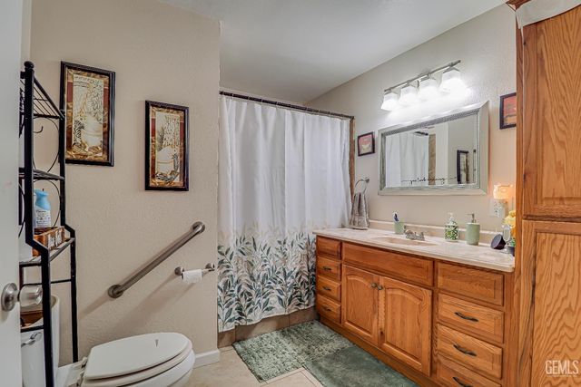 6200 Wright Avenue, Bakersfield, CA 93308