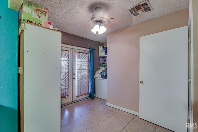 6200 Wright Avenue, Bakersfield, CA 93308