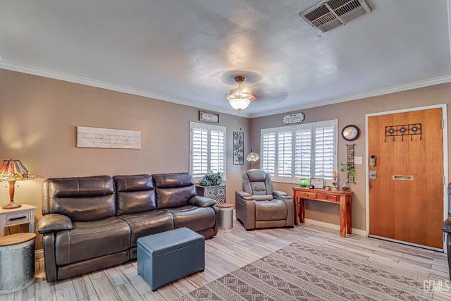 6200 Wright Avenue, Bakersfield, CA 93308