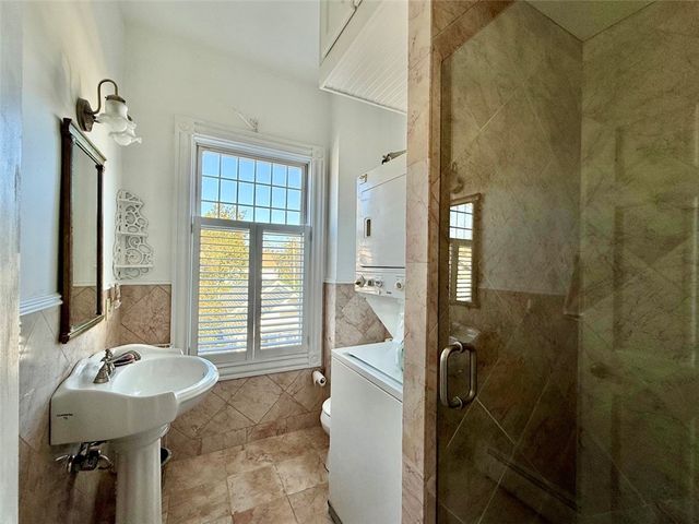 20 Berkeley Avenue 3, Newport, RI 02840