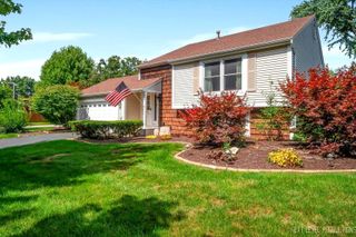 905 Lexington Avenue, St. Charles, IL 60174
