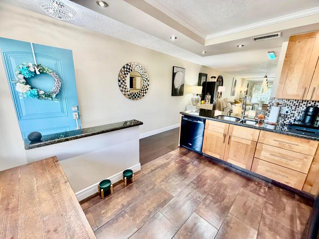 2004 Granada Drive M3, Coconut Creek, FL 33066