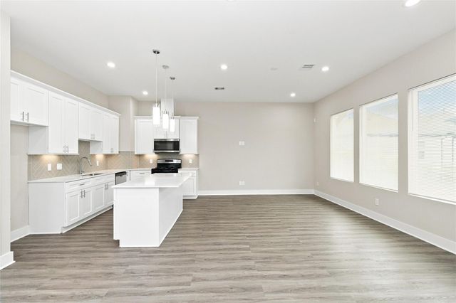 8316 Curry Road A, Houston, TX 77093