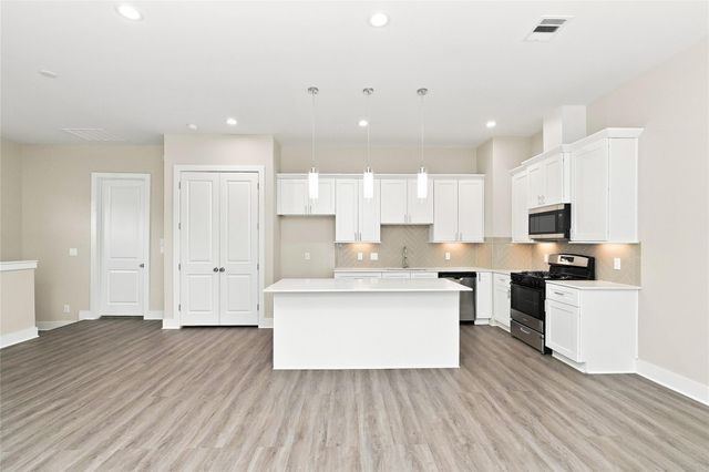 8316 Curry Road A, Houston, TX 77093