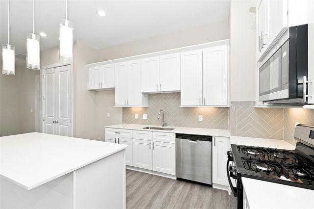 8316 Curry Road A, Houston, TX 77093