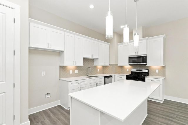 8316 Curry Road A, Houston, TX 77093