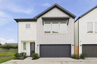 8316 Curry Road A, Houston, TX 77093