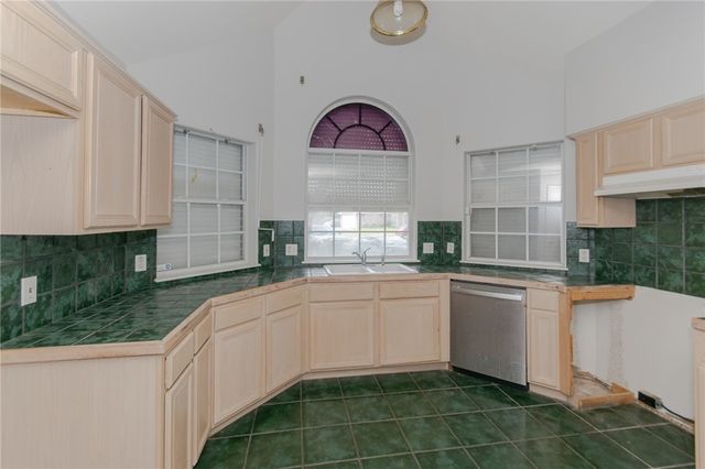 7032 Emelie, Corpus Christi, TX 78413