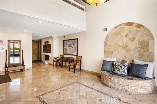 4041 Via Marisol 215, Los Angeles, CA 90042