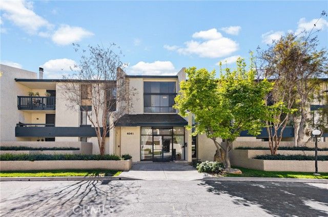 4041 Via Marisol 215, Los Angeles, CA 90042