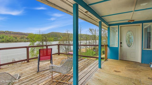 269 Lakeshore Vista Drive, Kingston, TN 37763