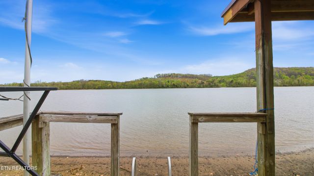 269 Lakeshore Vista Drive, Kingston, TN 37763