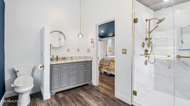 269 Lakeshore Vista Drive, Kingston, TN 37763